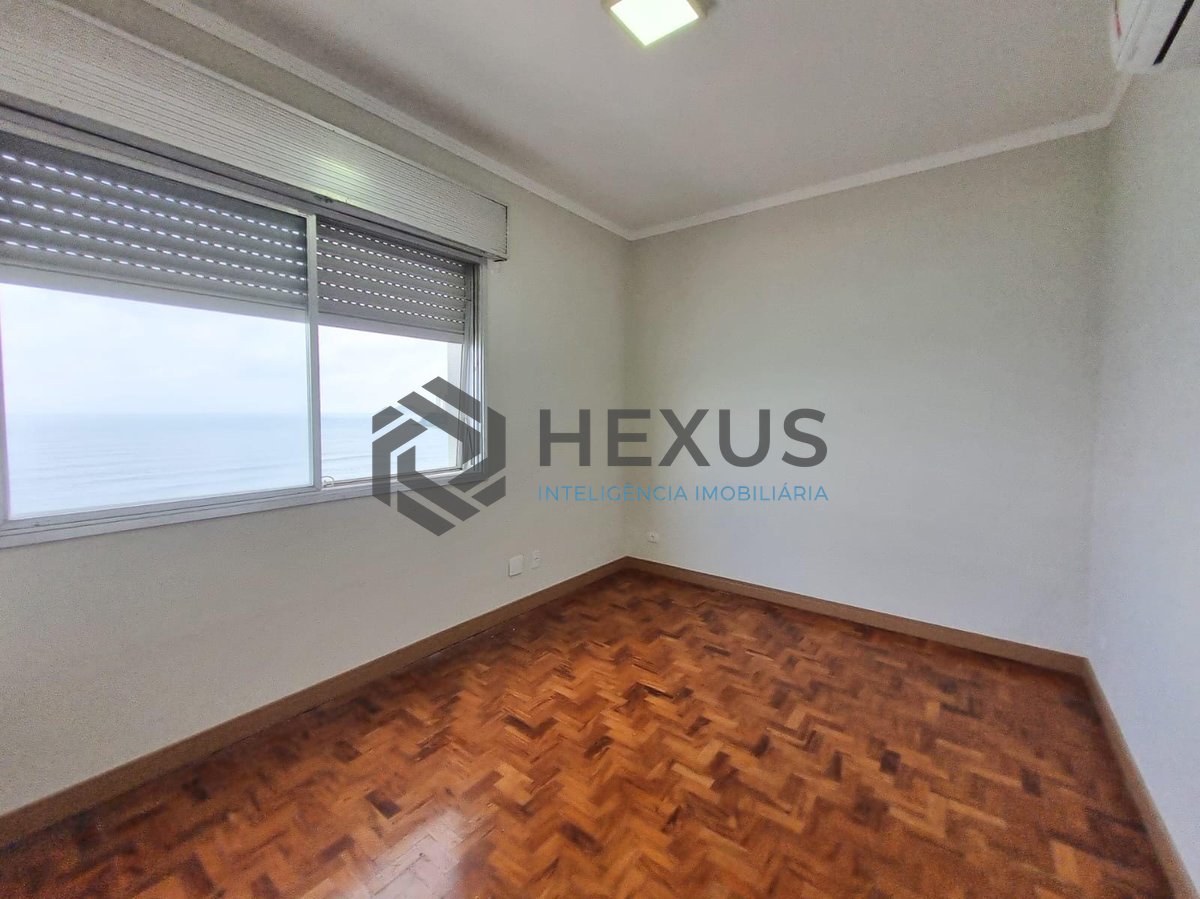 Foto 12 de Apartamento frente mar com varanda vista mar e lazer na Praia das Pitangueiras, Guaruja