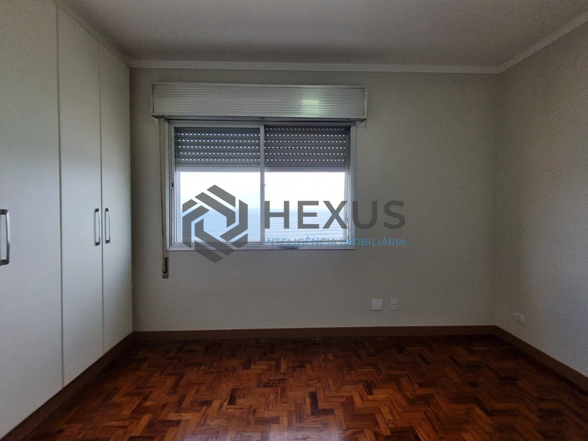 Foto 15 de Apartamento frente mar com varanda vista mar e lazer na Praia das Pitangueiras, Guaruja