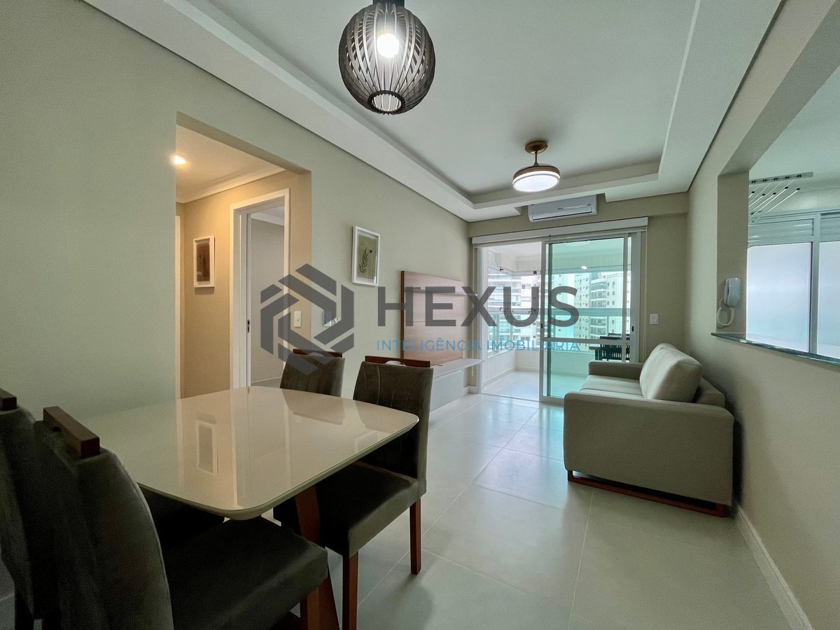 Foto 3 de Apartamento reformado com varanda gourmet e lazer a uma quadra da Praia das Asturias, Guaruja