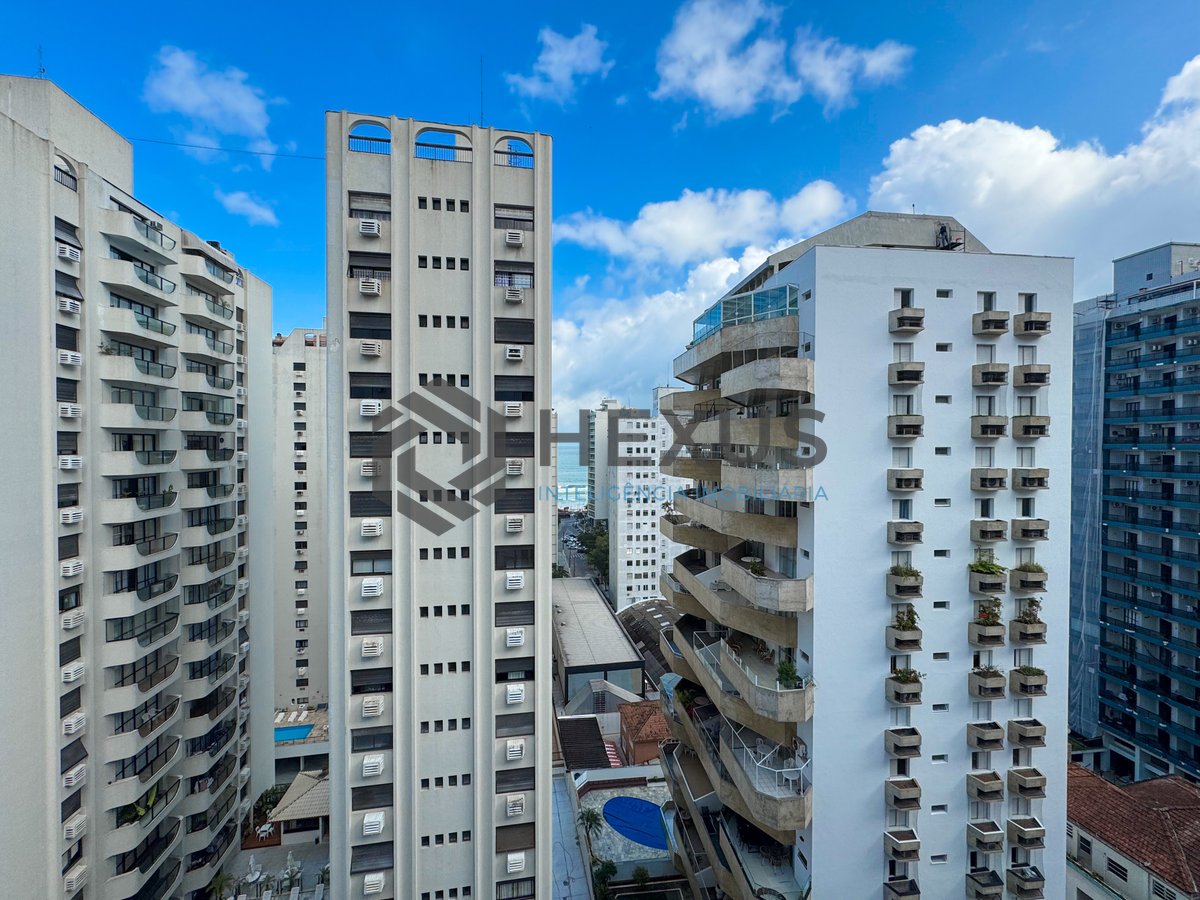 Foto 17 de Apartamento reformado com varanda, vista mar e despesas baixas na Praia das Pitangueiras, Guaruja