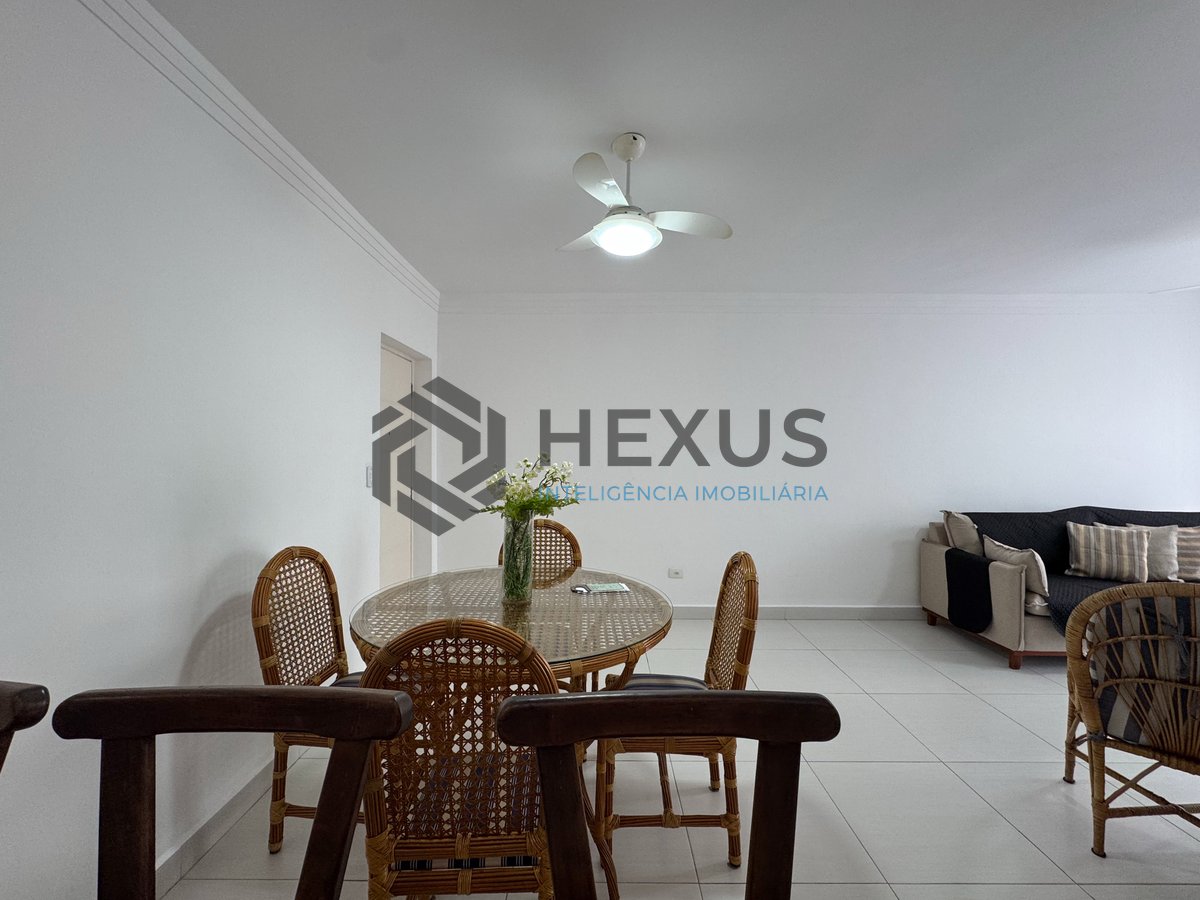Foto 9 de Apartamento reformado com varanda, vista mar e despesas baixas na Praia das Pitangueiras, Guaruja