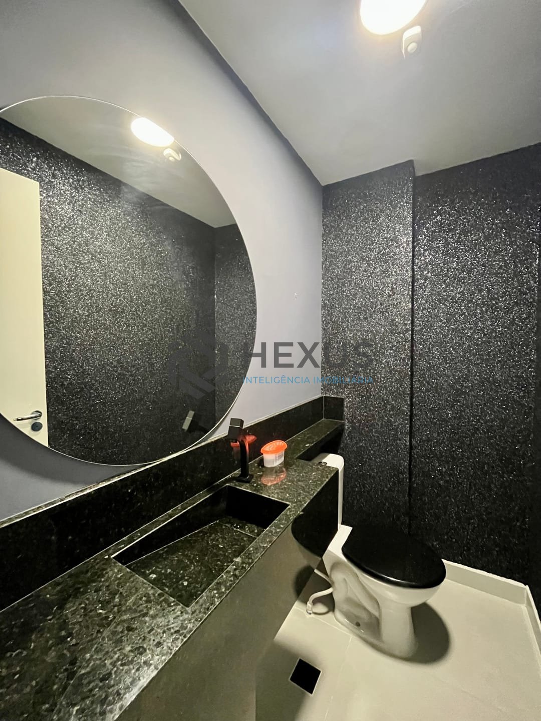 Foto 14 de Apartamento reformado com varanda gourmet vista mar e lazer na Praia das Astúrias, Guarujá