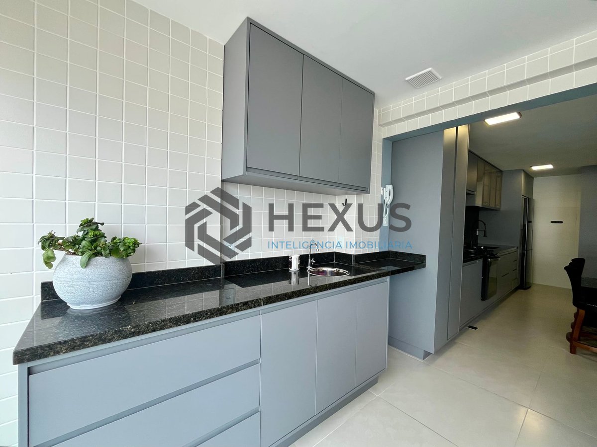 Foto 9 de Apartamento reformado com varanda gourmet vista mar e lazer na Praia das Astúrias, Guarujá