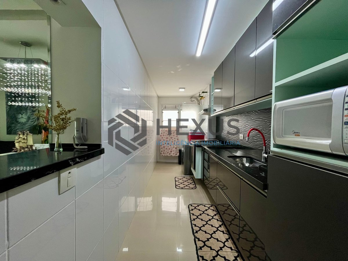 Foto 14 de Apartamento reformado com varanda gourmet e lazer completo a uma quadra da Praia das Pitangueiras, Guaruja