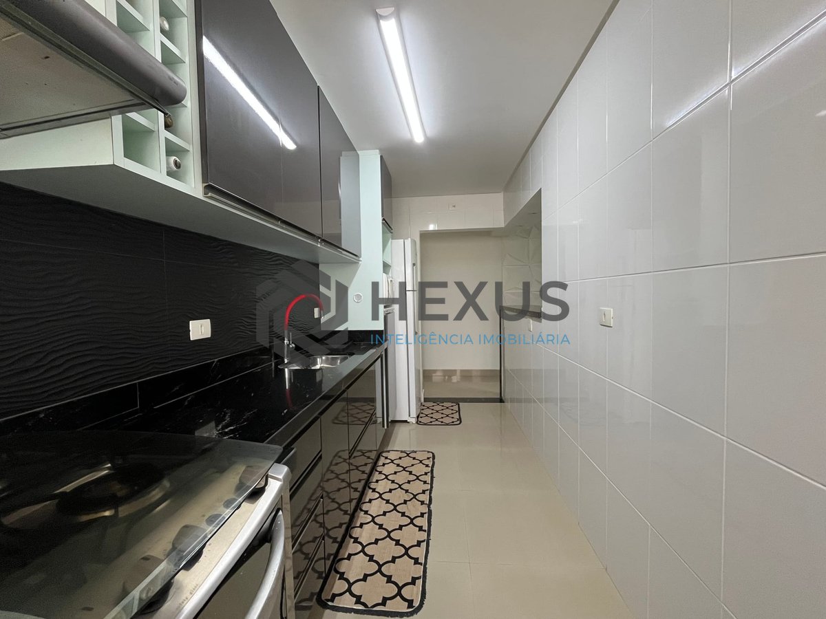 Foto 15 de Apartamento reformado com varanda gourmet e lazer completo a uma quadra da Praia das Pitangueiras, Guaruja