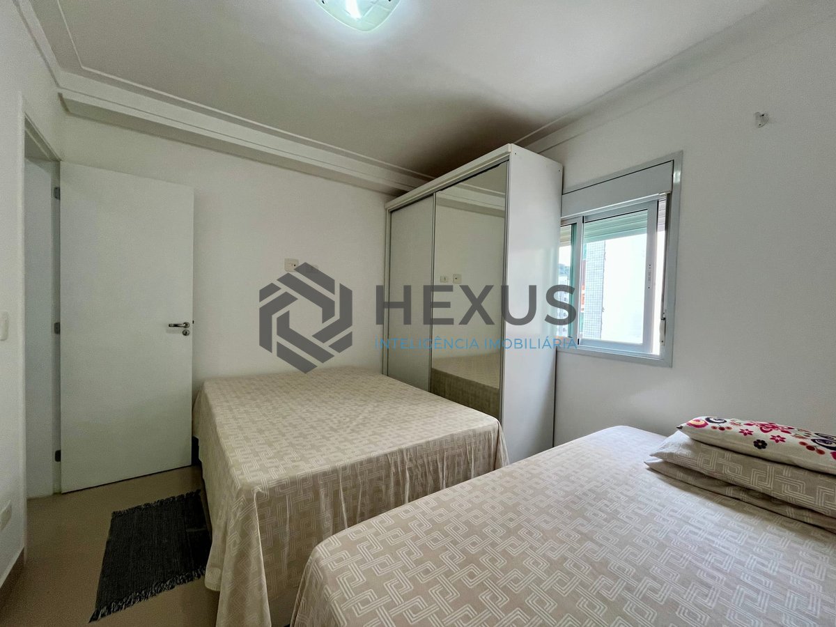 Foto 8 de Apartamento reformado com varanda gourmet e lazer completo a uma quadra da Praia das Pitangueiras, Guaruja