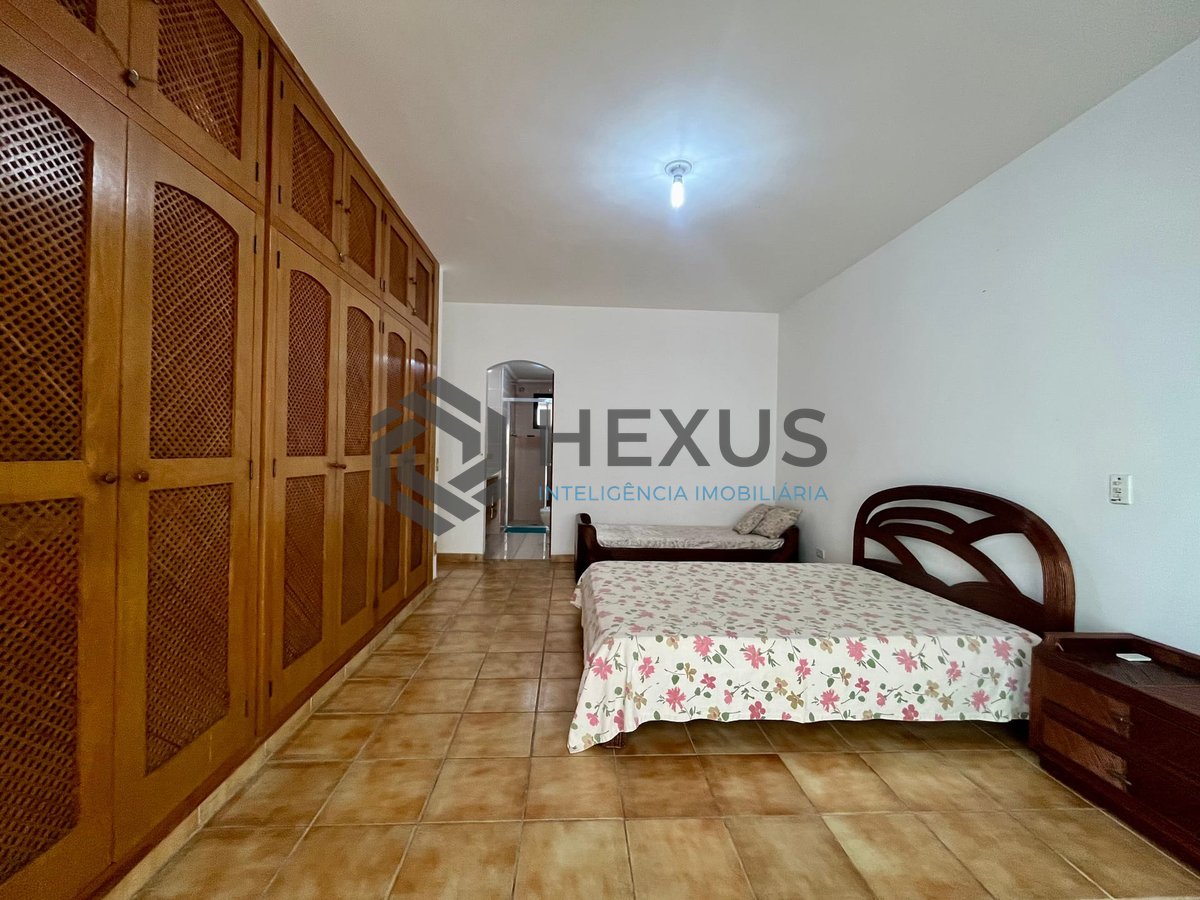 Foto 19 de Apartamento com varanda, lazer e vista mar a uma quadra da Praia das Pitangueiras, Guaruja