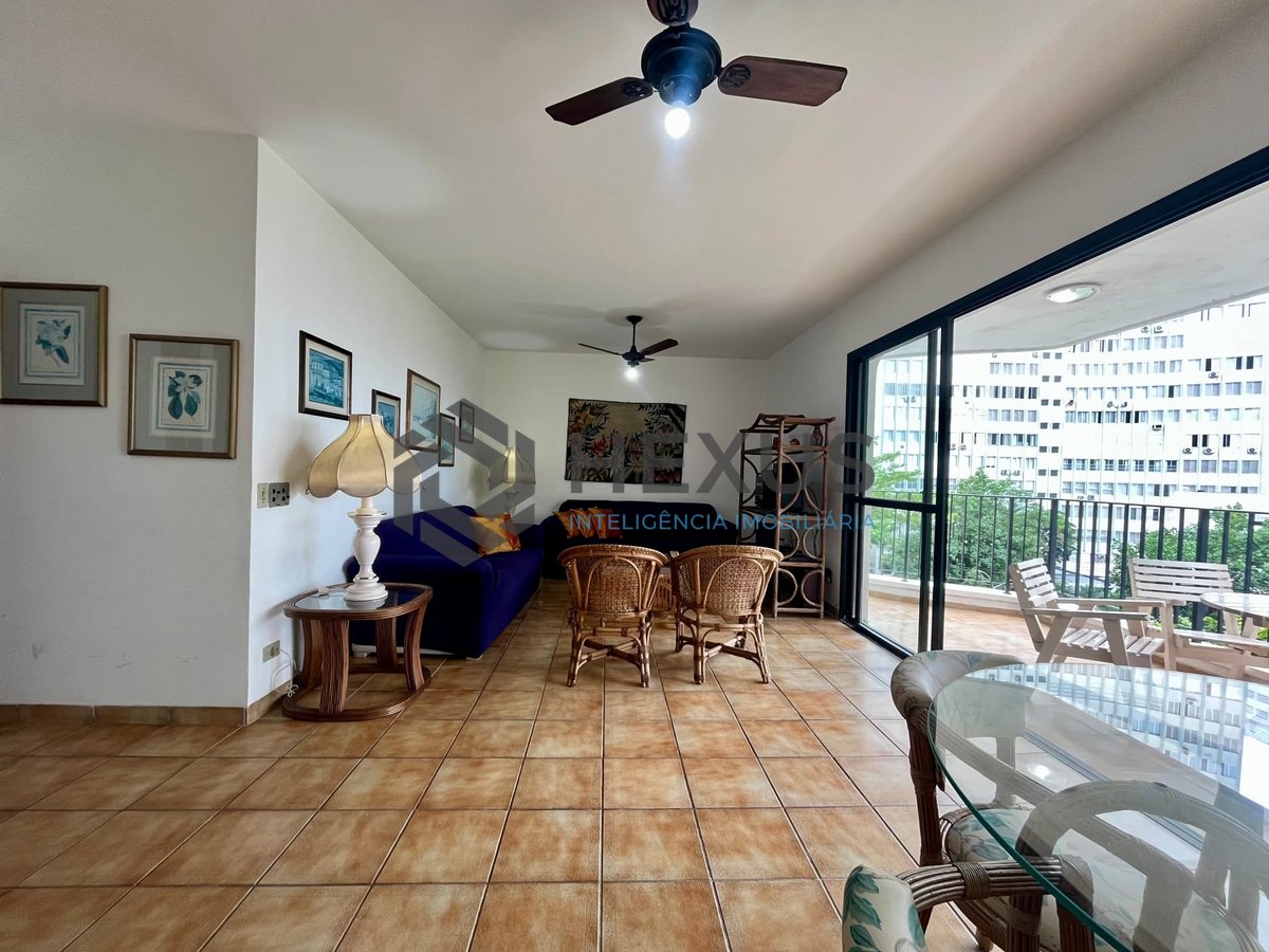 Foto 3 de Apartamento com varanda, lazer e vista mar a uma quadra da Praia das Pitangueiras, Guaruja