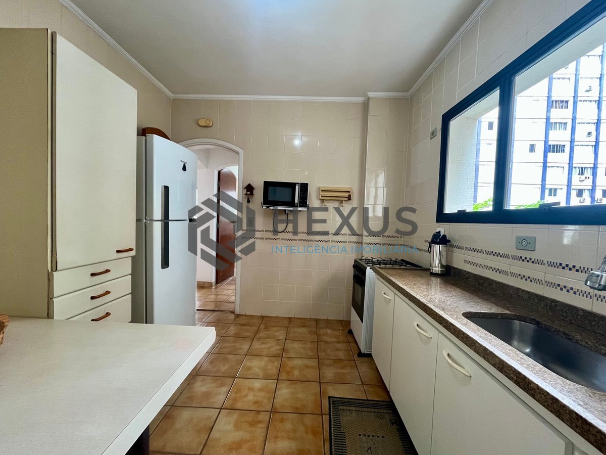 Foto 24 de Apartamento com varanda, lazer e vista mar a uma quadra da Praia das Pitangueiras, Guaruja