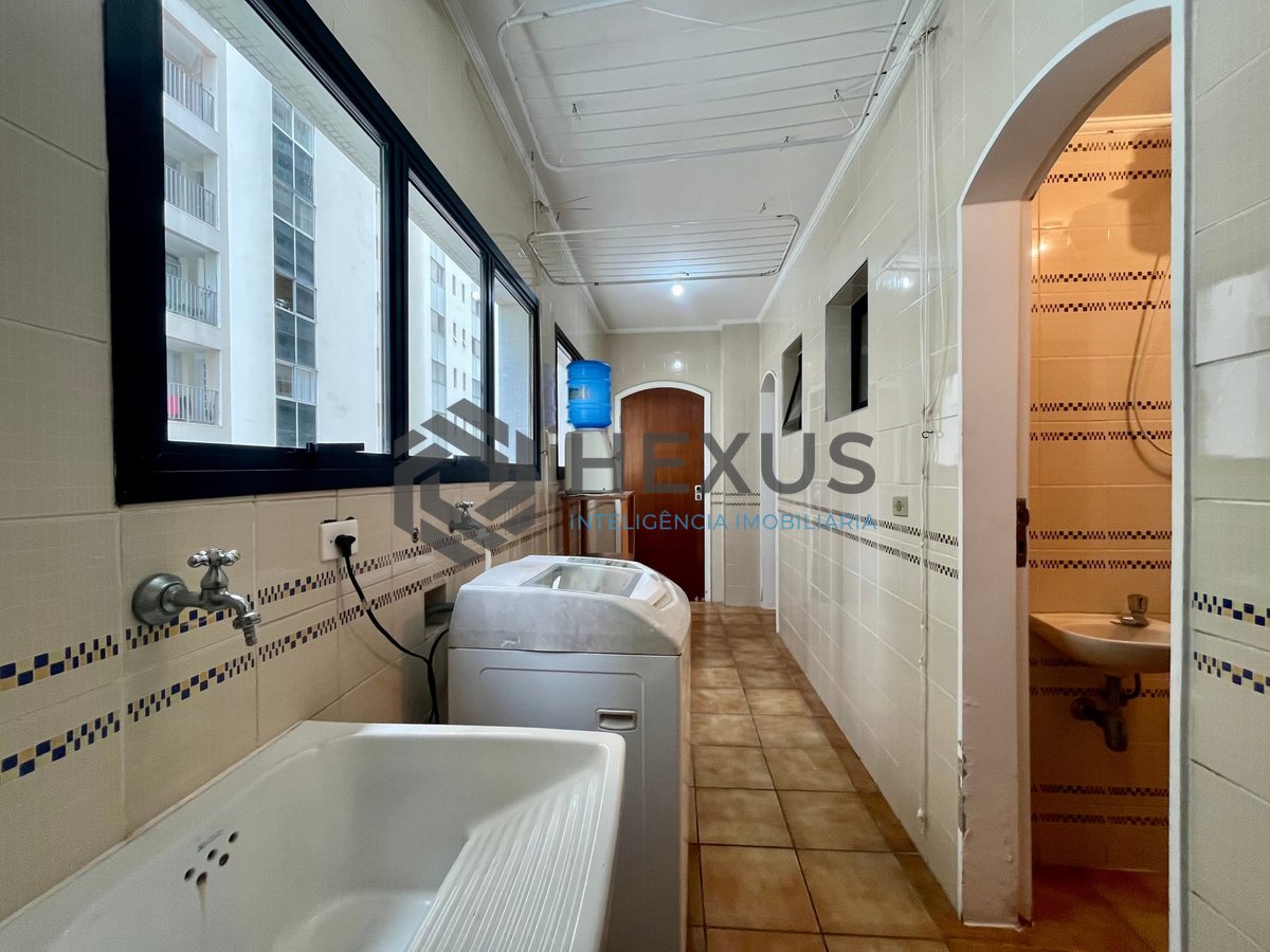 Foto 25 de Apartamento com varanda, lazer e vista mar a uma quadra da Praia das Pitangueiras, Guaruja