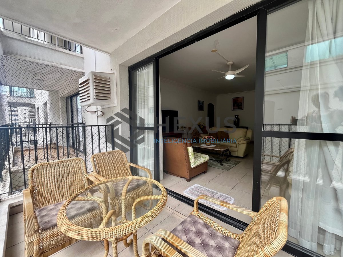 Foto 11 de Apartamento com varanda, vista mar e lazer a uma quadra da Praia das Pitangueiras, Guaruja