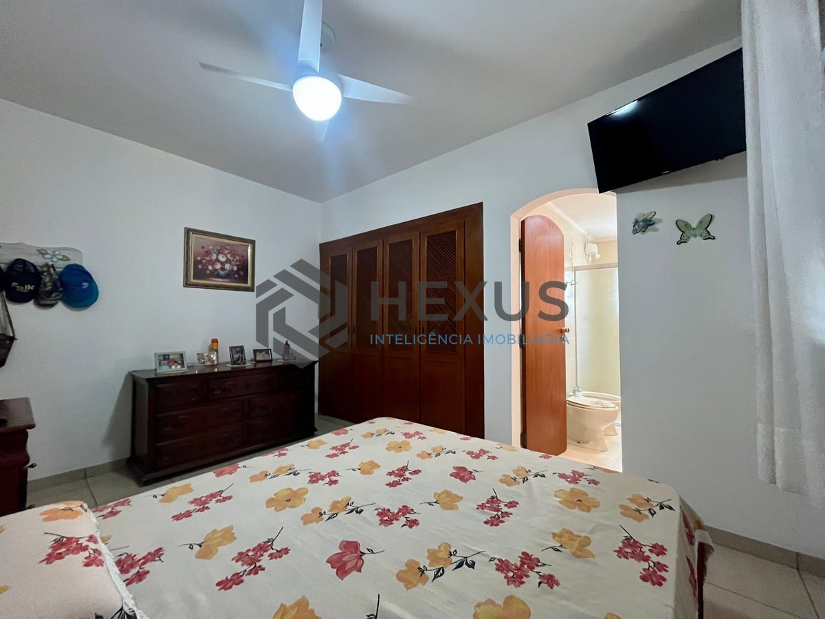 Foto 21 de Apartamento com varanda, vista mar e lazer a uma quadra da Praia das Pitangueiras, Guaruja