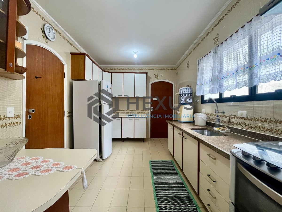 Foto 25 de Apartamento com varanda, vista mar e lazer a uma quadra da Praia das Pitangueiras, Guaruja
