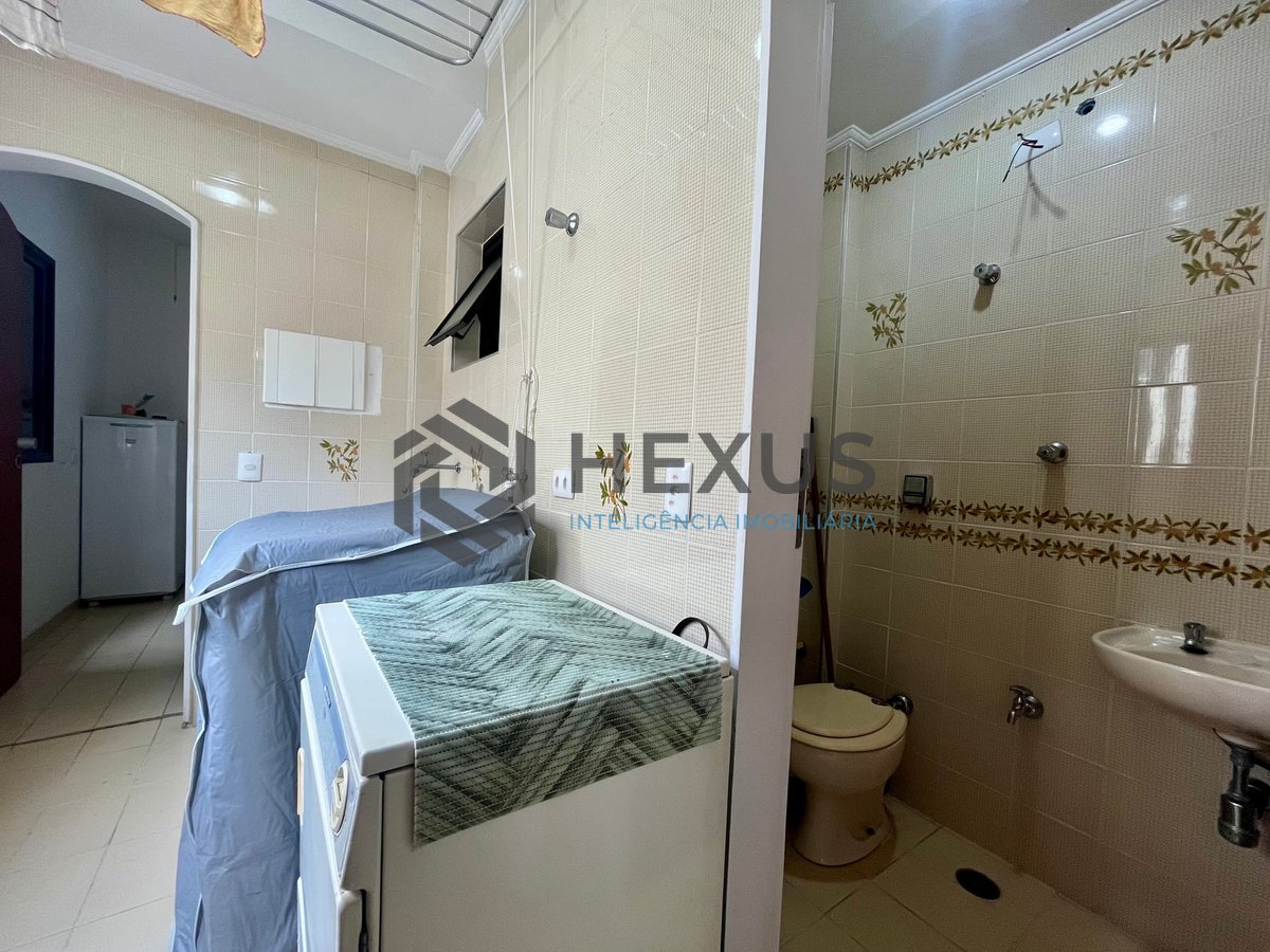 Foto 26 de Apartamento com varanda, vista mar e lazer a uma quadra da Praia das Pitangueiras, Guaruja