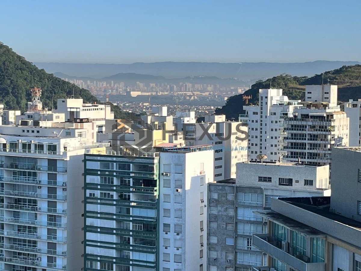 Foto 11 de Apartamento frente mar reformado com varanda na Praia das Pitangueiras, Guaruja