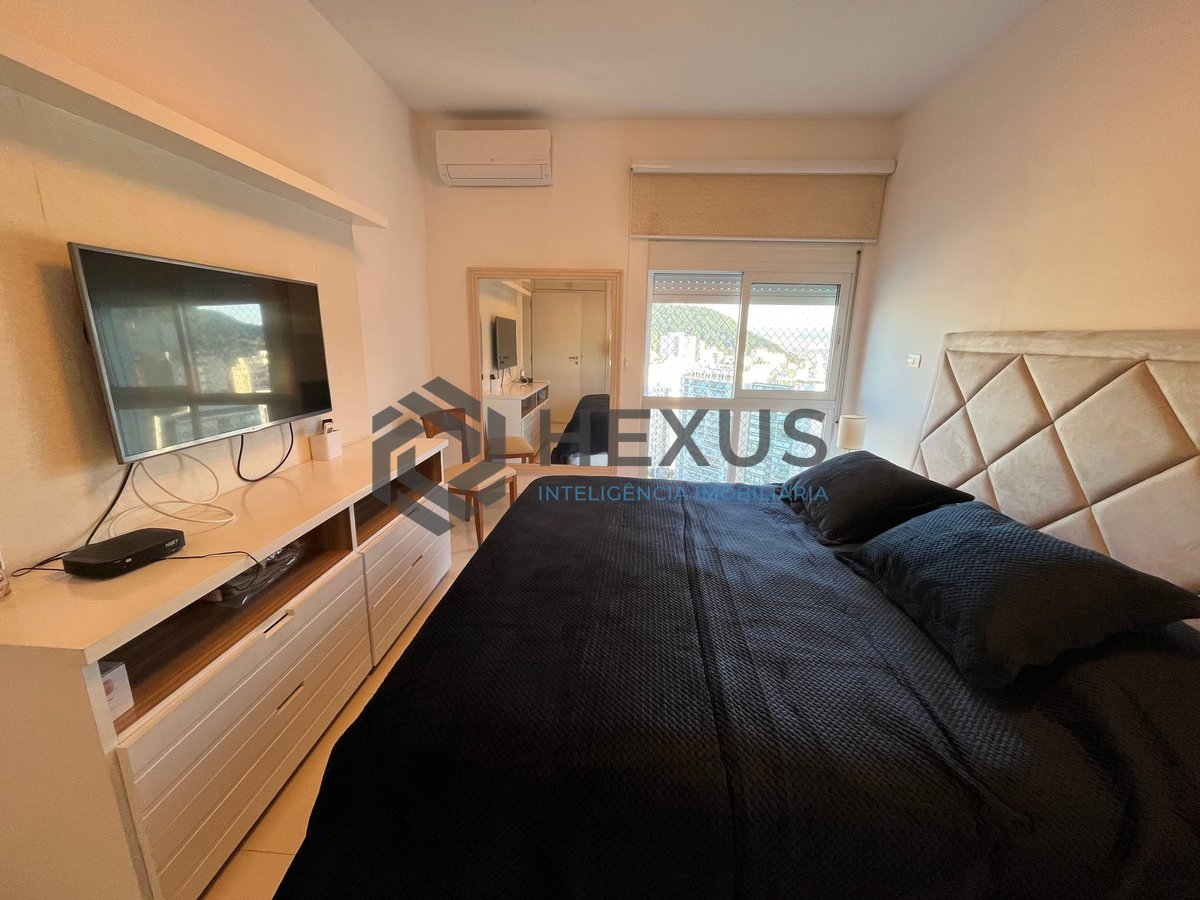 Foto 27 de Apartamento frente mar reformado com varanda na Praia das Pitangueiras, Guaruja