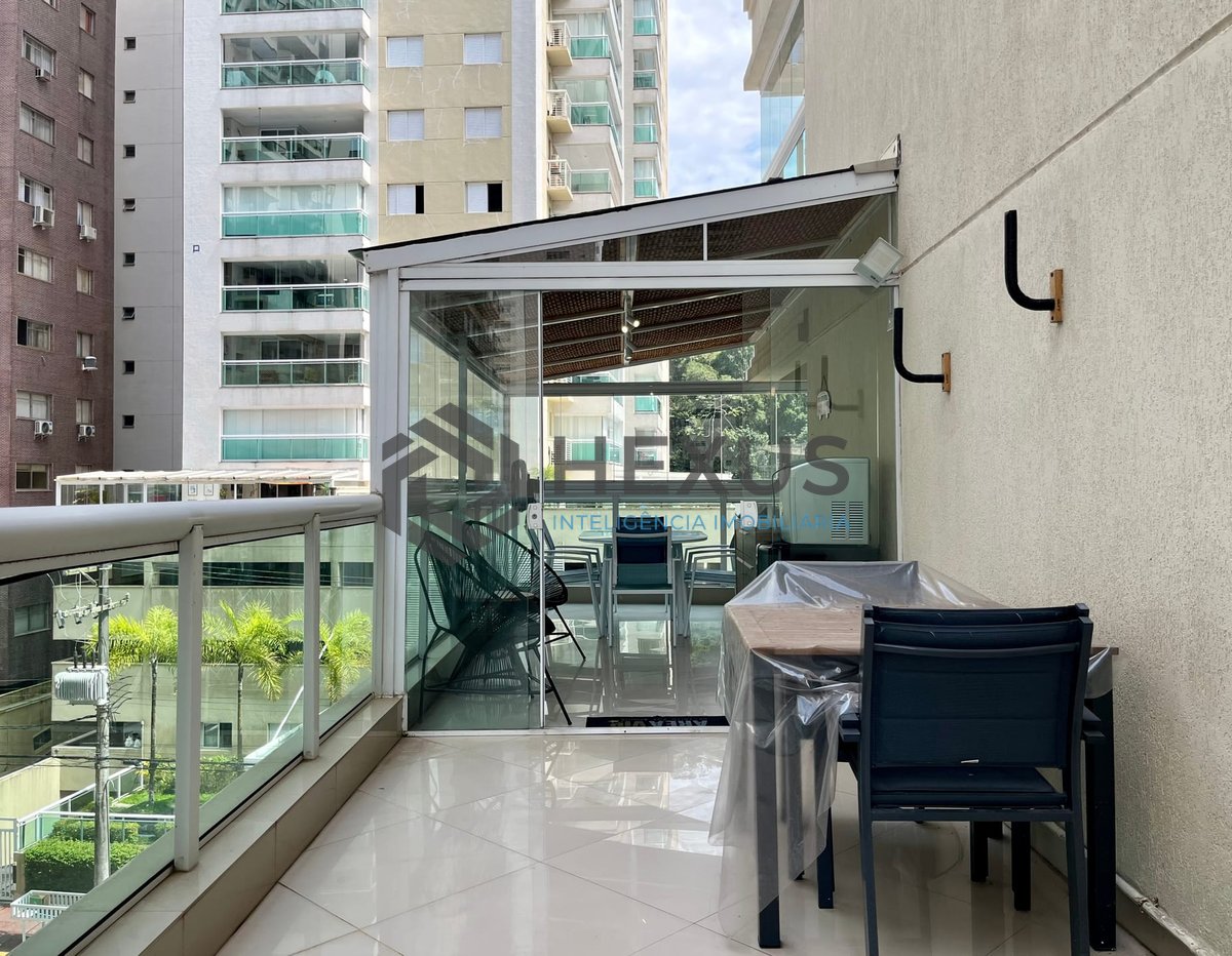 Foto 11 de Aparrtamento garden com varanda gourmet e lazer completo a uma quadra da Praia das Pitangueiras, Guaruja