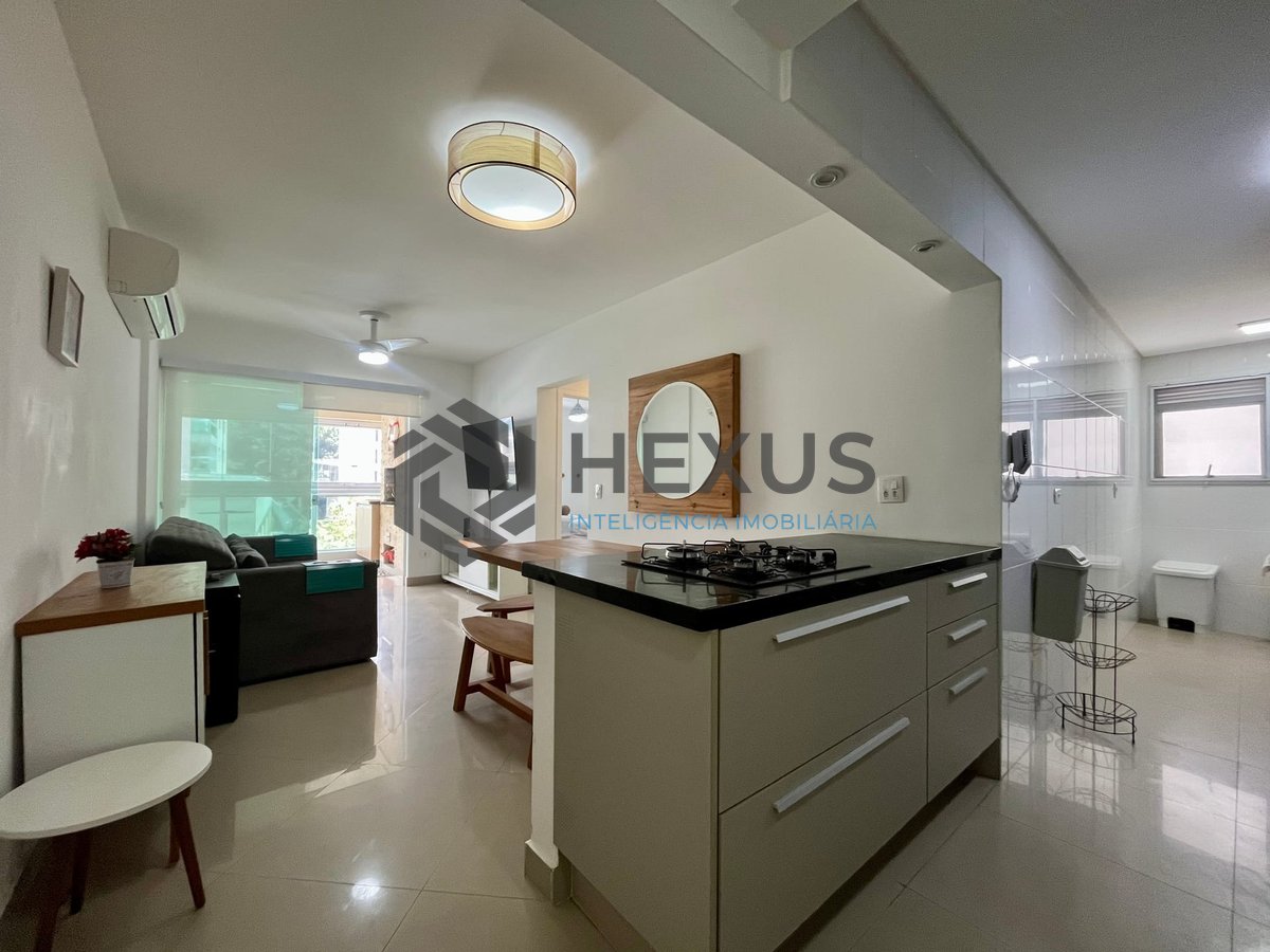 Foto 5 de Aparrtamento garden com varanda gourmet e lazer completo a uma quadra da Praia das Pitangueiras, Guaruja