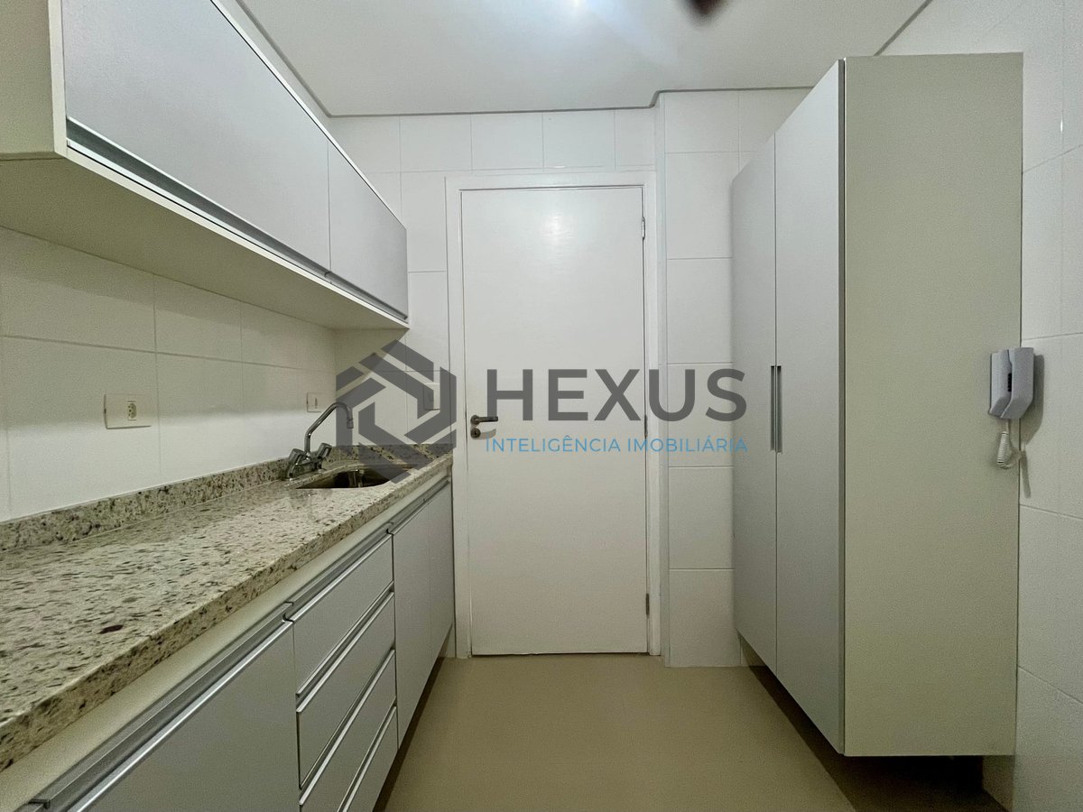 Foto 9 de Apartamento com varanda gourmet e lazer completo a uma quadra da Praia das Pitangueiras, Guaruja