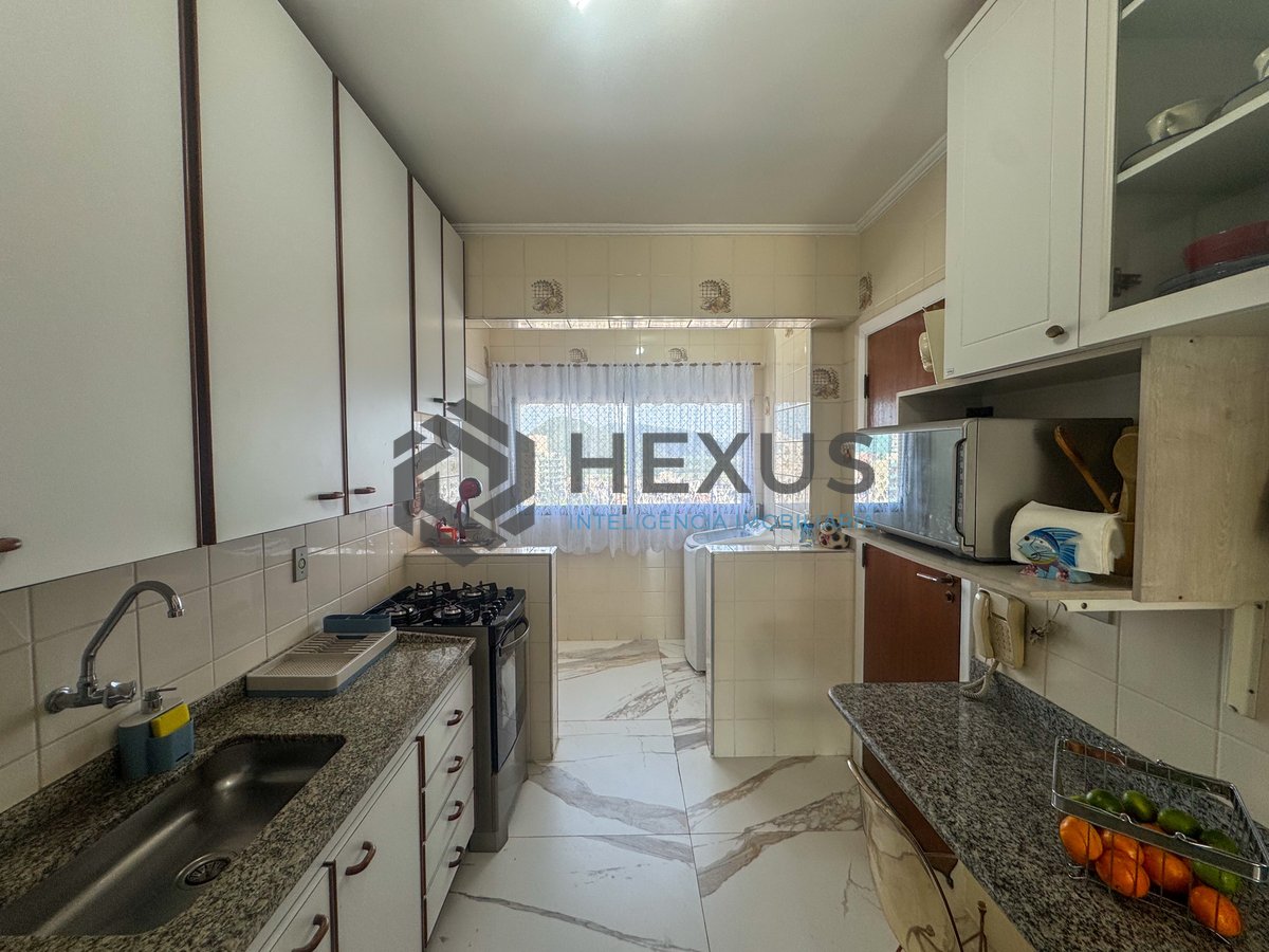 Foto 17 de Apartamento com Varanda e Lazer na Praia das Astúrias, Guarujá