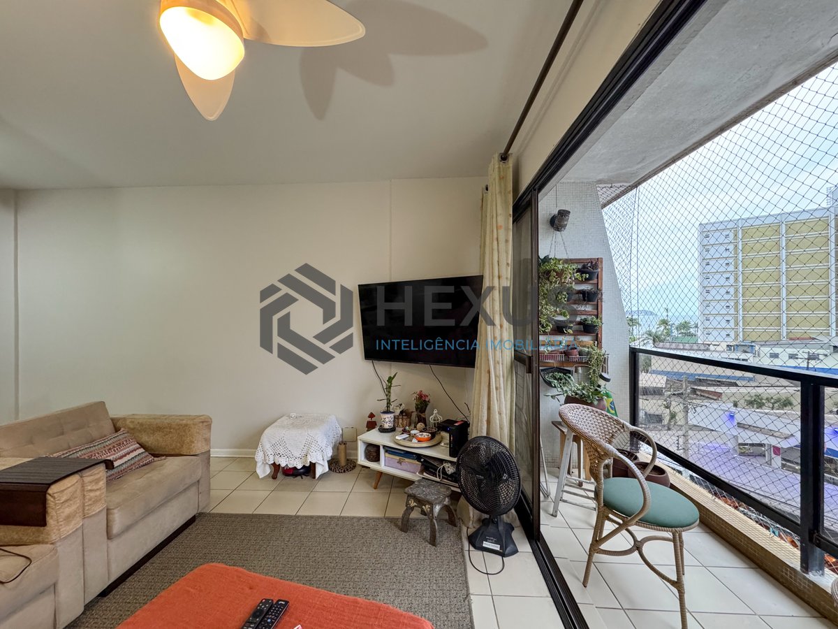 Foto 3 de Apartamento com varanda e vista mar a uma quadra da Praia das Asturias, Guaruja