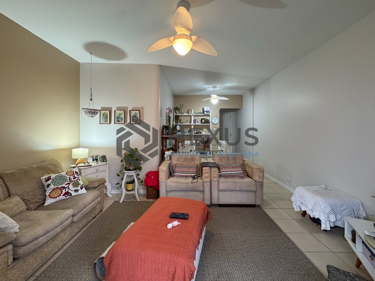 Foto 4 de Apartamento com varanda e vista mar a uma quadra da Praia das Asturias, Guaruja