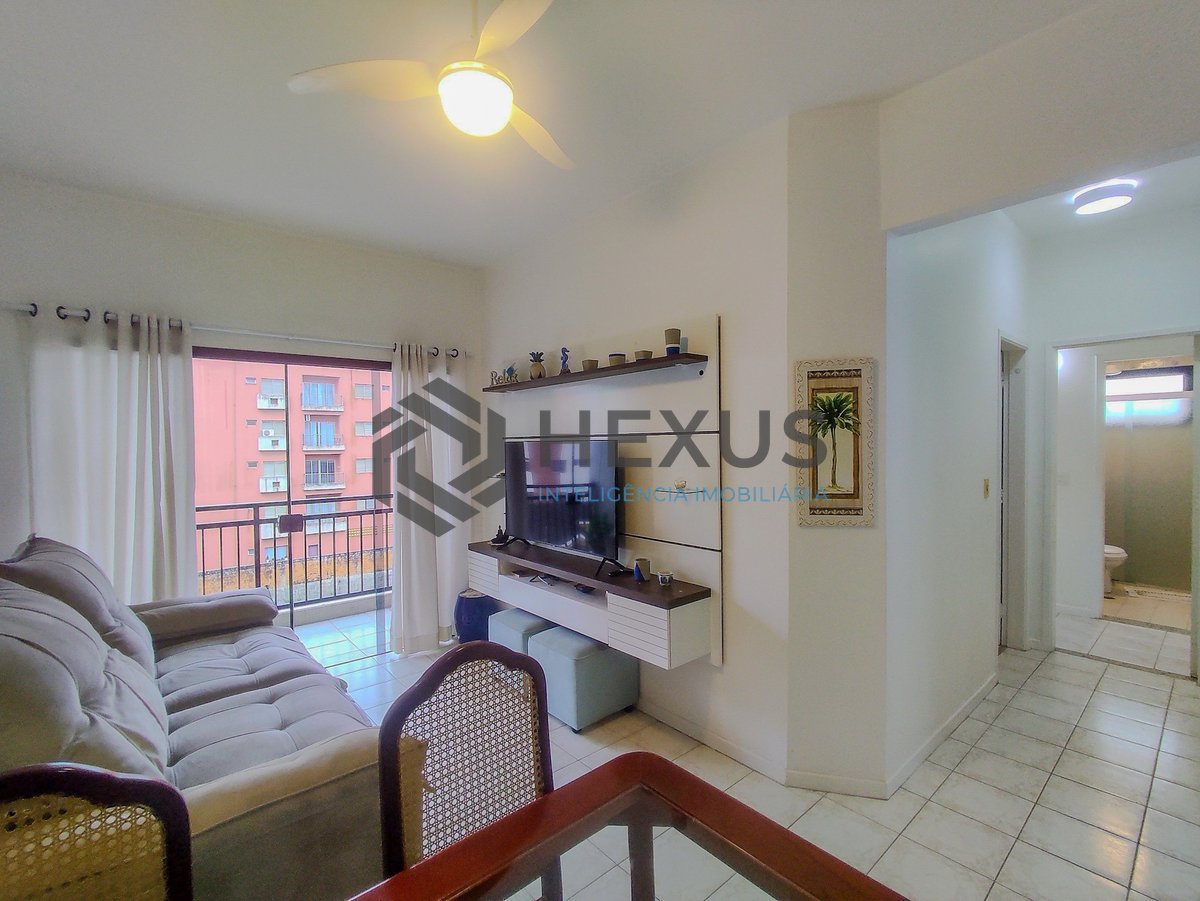 Foto 5 de Apartamento reformado com varanda a venda na praia das Asturias, Guaruja