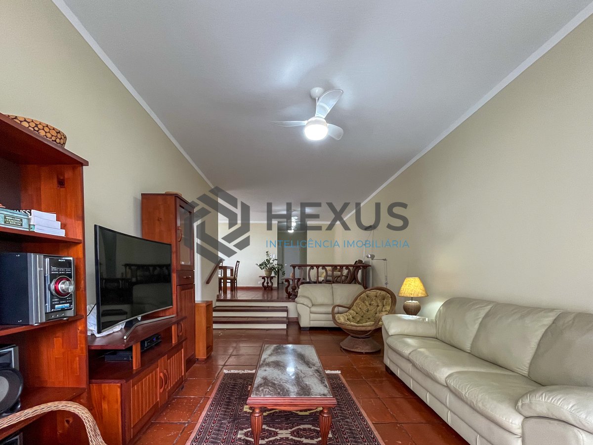 Foto 11 de Apartamento com varanda e vista mar na quadra mar da Praia das Pitangueiras, Guaruja