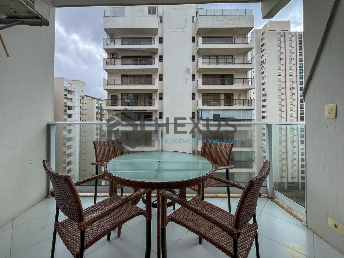 Foto 12 de Apartamento com varanda e vista mar na quadra mar da Praia das Pitangueiras, Guaruja