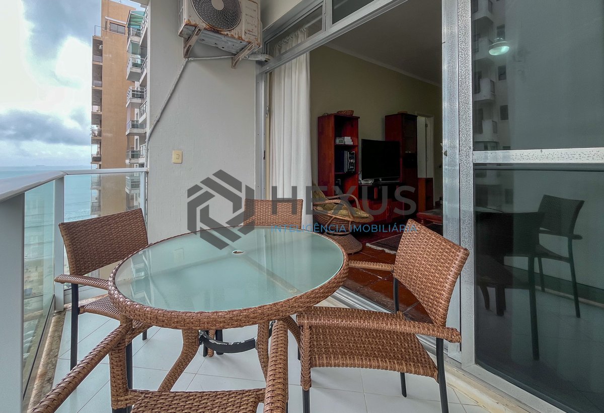 Foto 13 de Apartamento com varanda e vista mar na quadra mar da Praia das Pitangueiras, Guaruja
