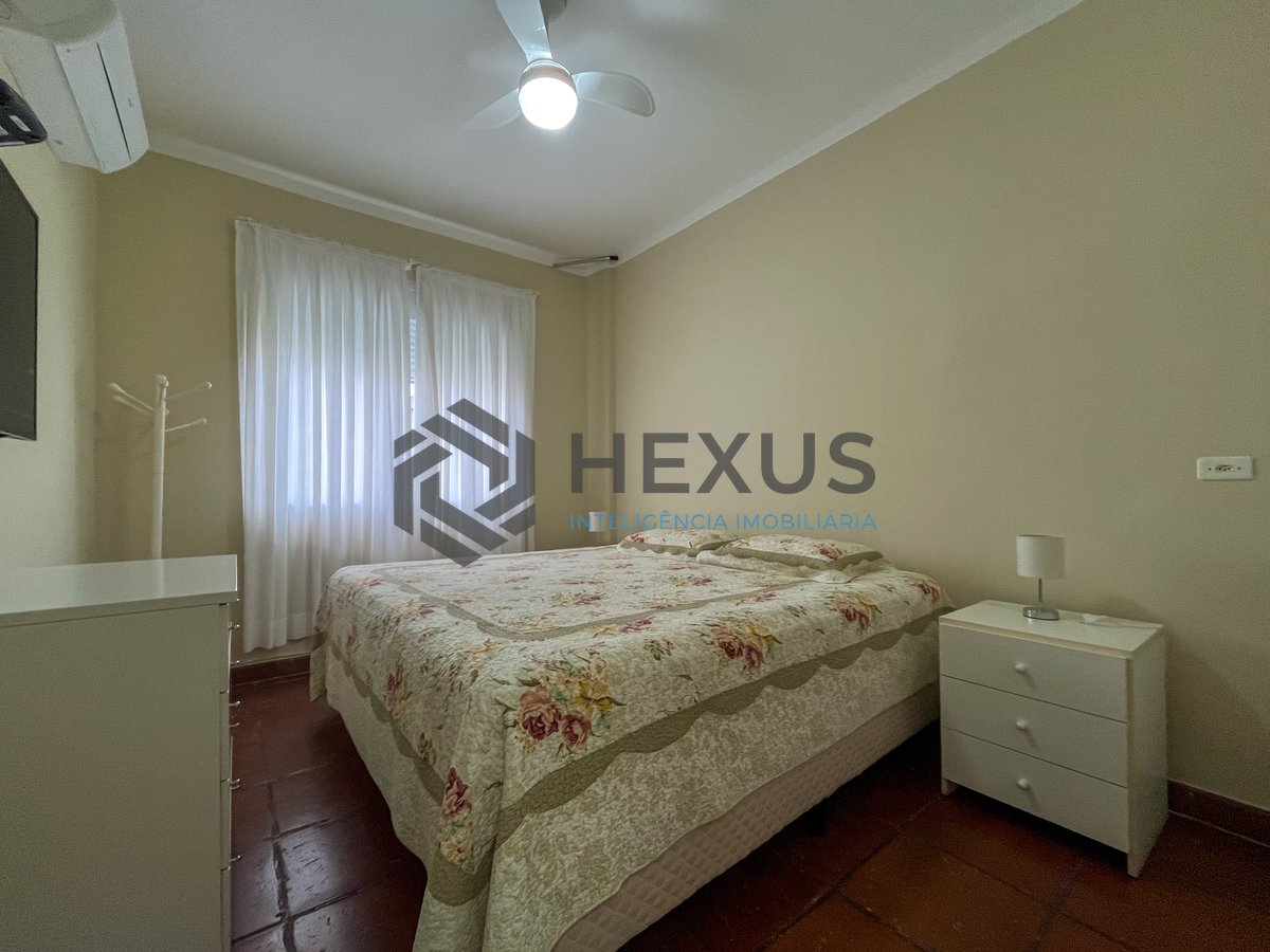 Foto 17 de Apartamento com varanda e vista mar na quadra mar da Praia das Pitangueiras, Guaruja