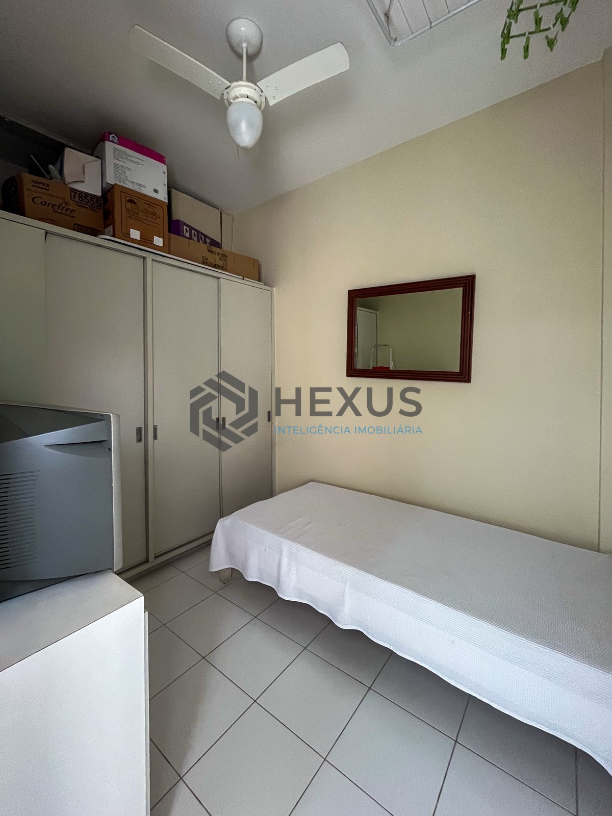 Foto 32 de Apartamento com varanda e vista mar na quadra mar da Praia das Pitangueiras, Guaruja