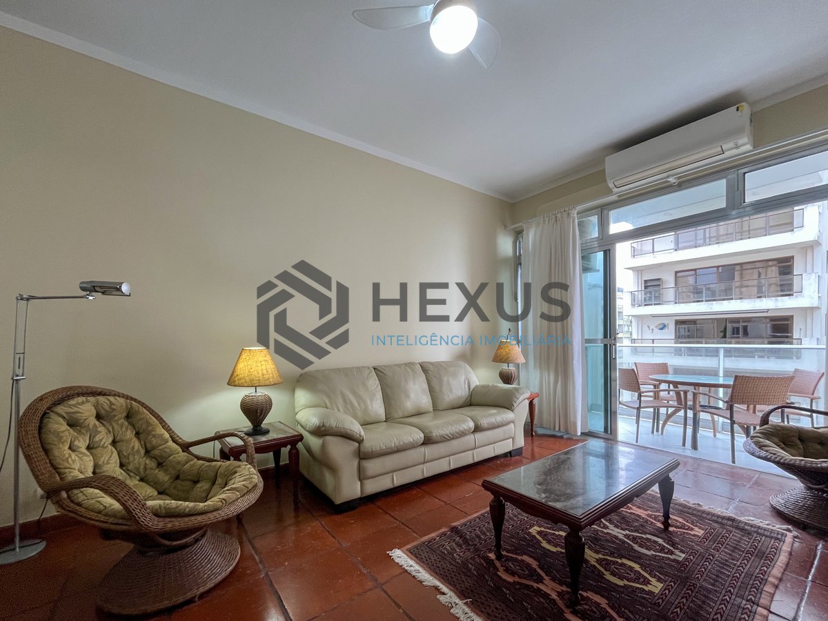 Foto 10 de Apartamento com varanda e vista mar na quadra mar da Praia das Pitangueiras, Guaruja