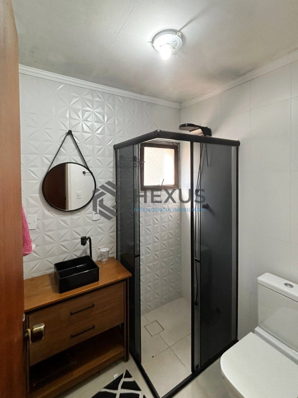 Foto 11 de Apartamento reformado com varanda na Praia das Asturias, Guaruja