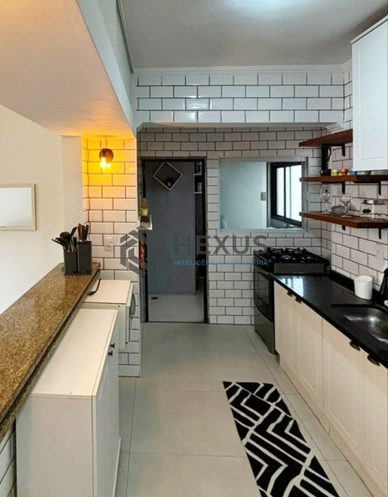 Foto 13 de Apartamento reformado com varanda na Praia das Asturias, Guaruja