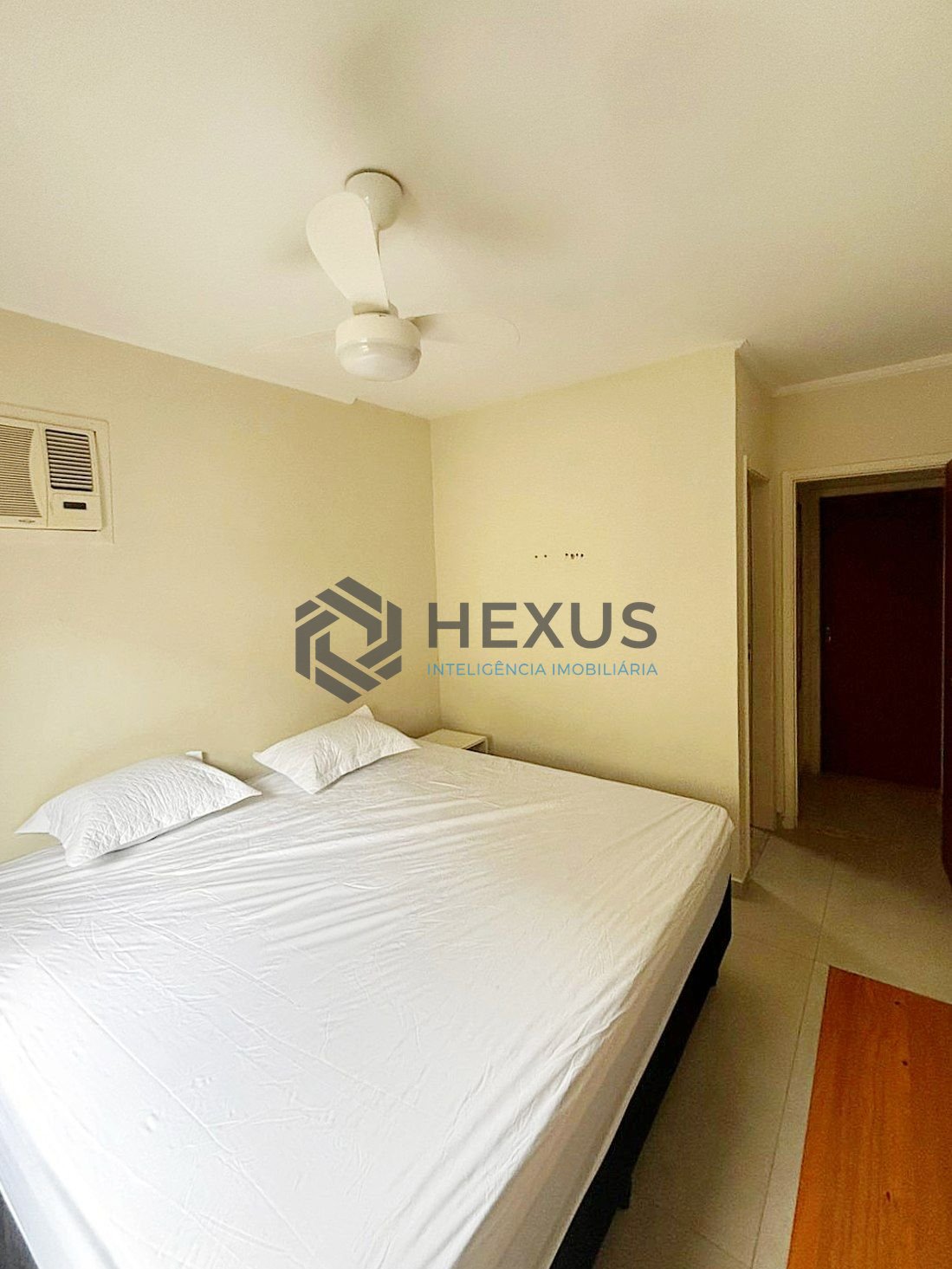 Foto 7 de Apartamento reformado com varanda na Praia das Asturias, Guaruja