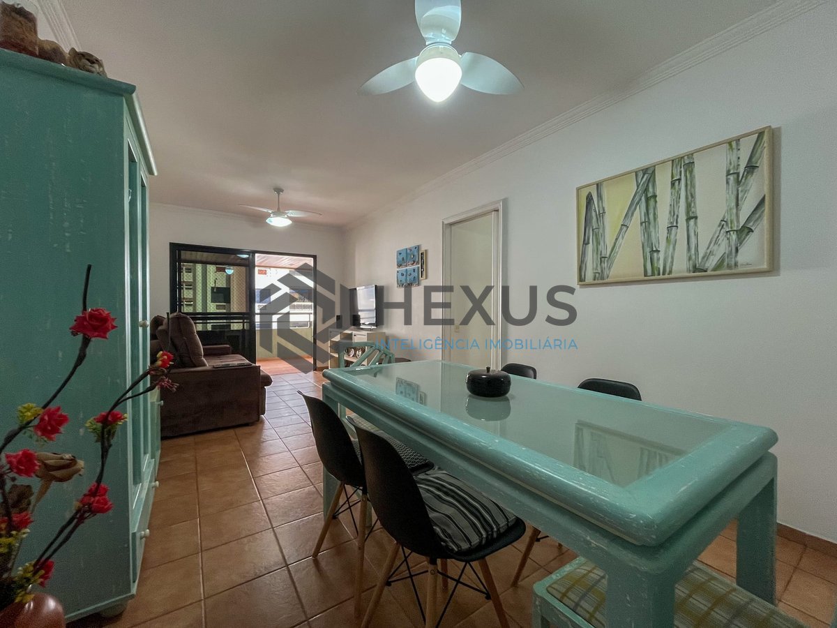 Foto 2 de Apartamento com varanda vista mar e lazer na quadra-mar da Praia das Pitangueiras, Guarujá