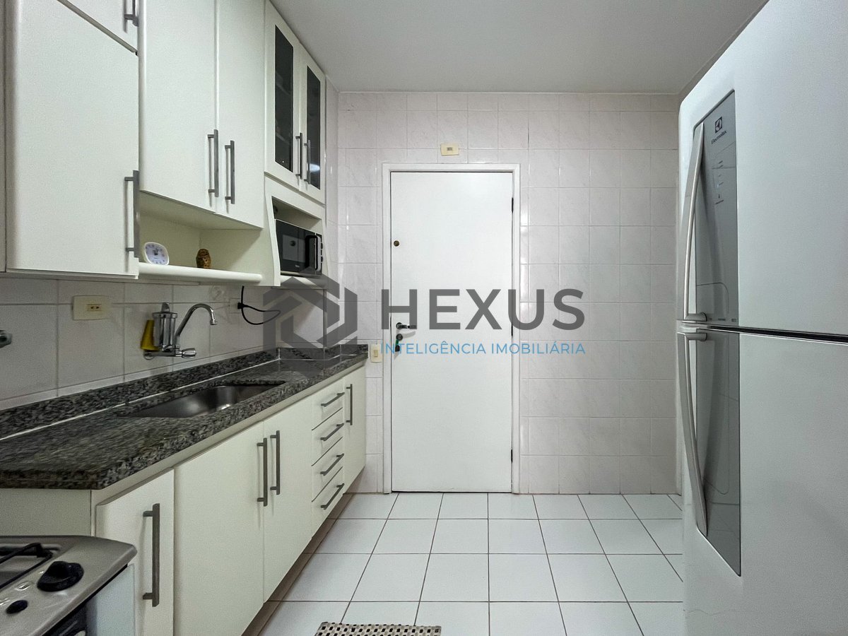 Foto 20 de Apartamento com varanda vista mar e lazer na quadra-mar da Praia das Pitangueiras, Guarujá