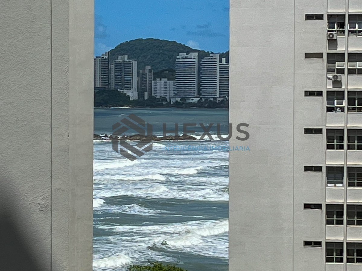 Foto 7 de Apartamento com varanda vista mar e lazer na quadra-mar da Praia das Pitangueiras, Guarujá