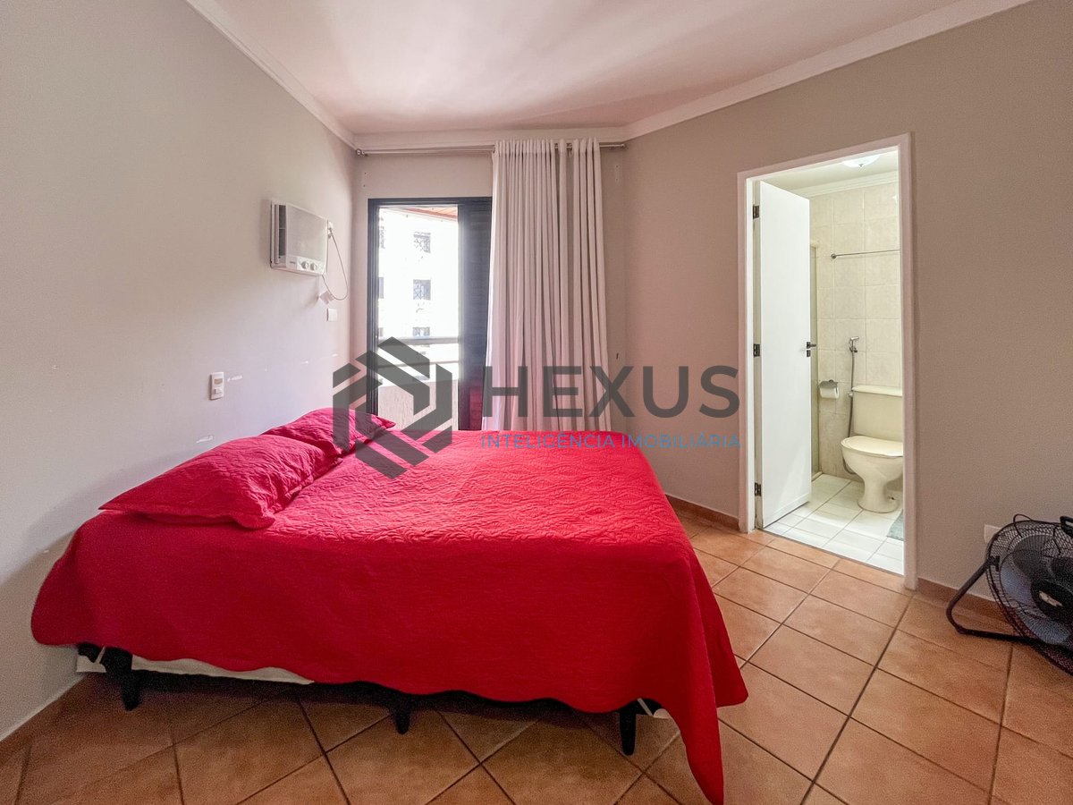Foto 11 de Apartamento com varanda, lazer e vista mar na quadra-mar da Praia das Pitangueiras, Guaruja