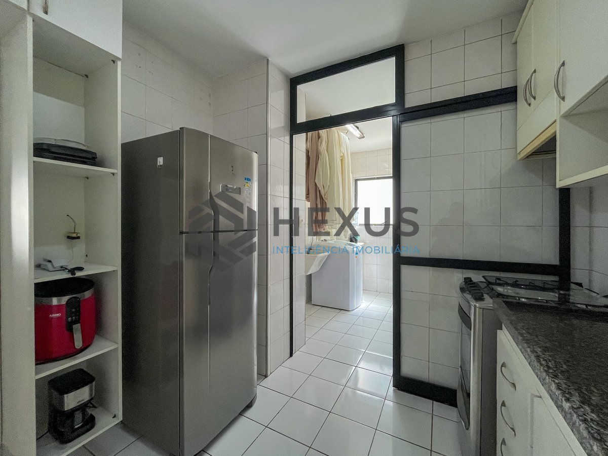 Foto 21 de Apartamento com varanda, lazer e vista mar na quadra-mar da Praia das Pitangueiras, Guaruja