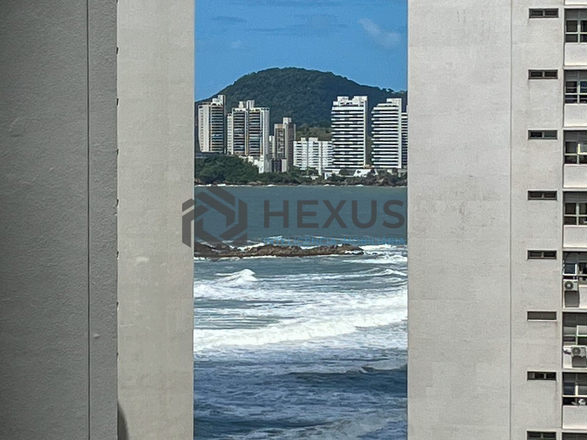 Foto 9 de Apartamento com varanda, lazer e vista mar na quadra-mar da Praia das Pitangueiras, Guaruja