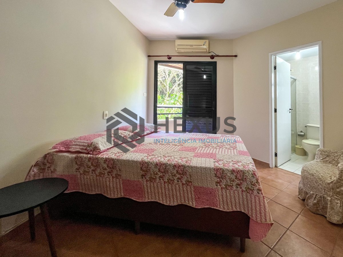 Foto 14 de Apartamento com varanda e lazer na beira mar da Praia das Pitangueiras, Guaruja