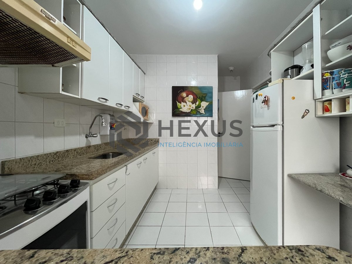 Foto 19 de Apartamento com varanda e lazer na beira mar da Praia das Pitangueiras, Guaruja
