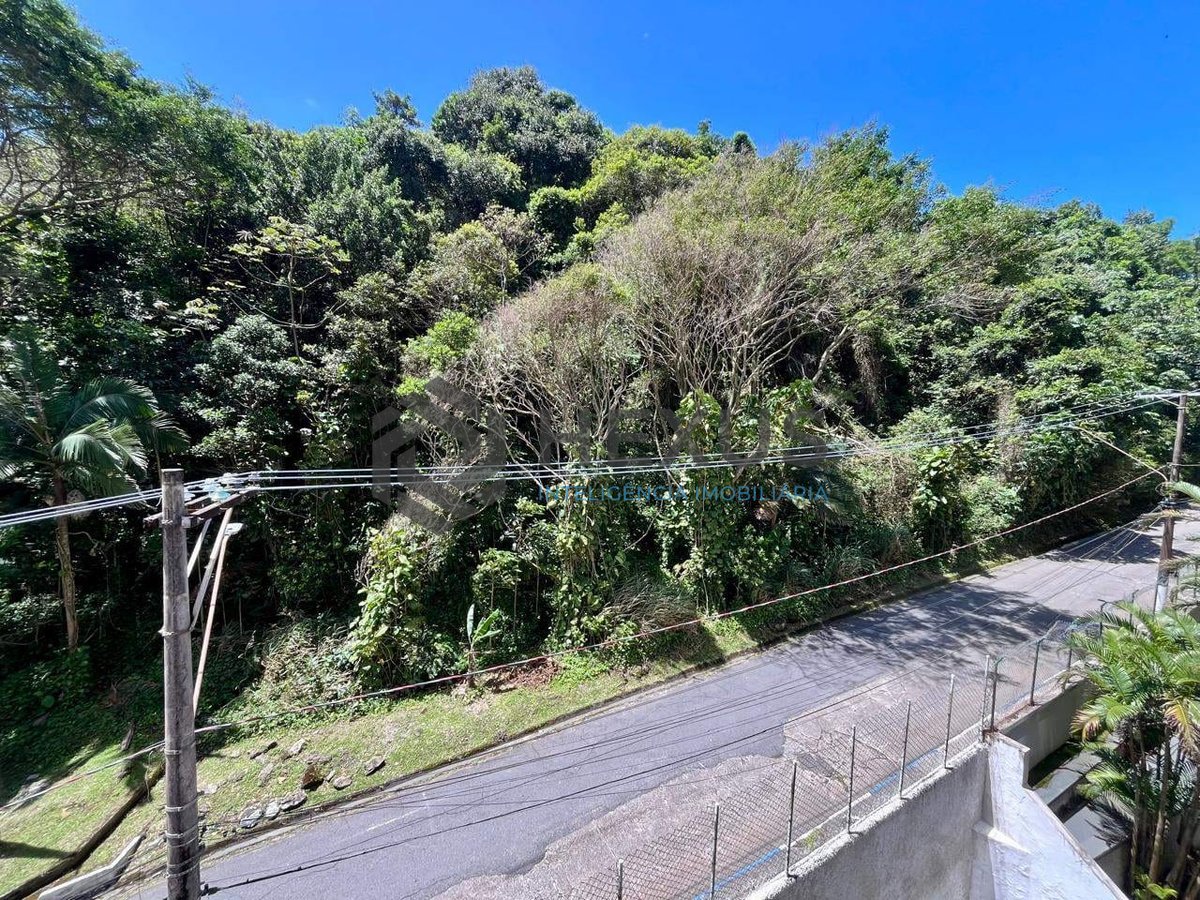Foto 7 de Apartamento com varanda e lazer na beira mar da Praia das Pitangueiras, Guaruja