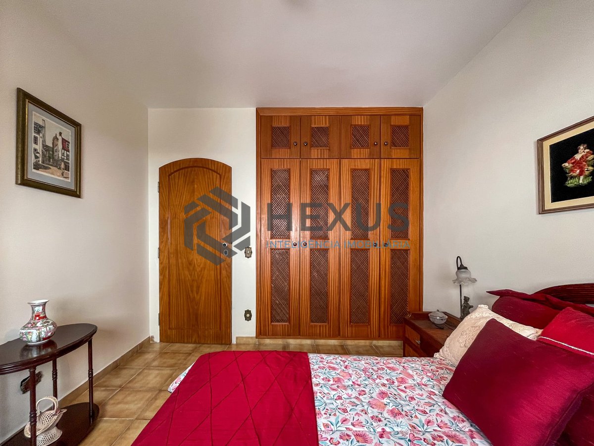 Foto 16 de Apartamento com varanda, lazer, vista mar, uma quadra da Praia das Pitangueiras, Guaruja