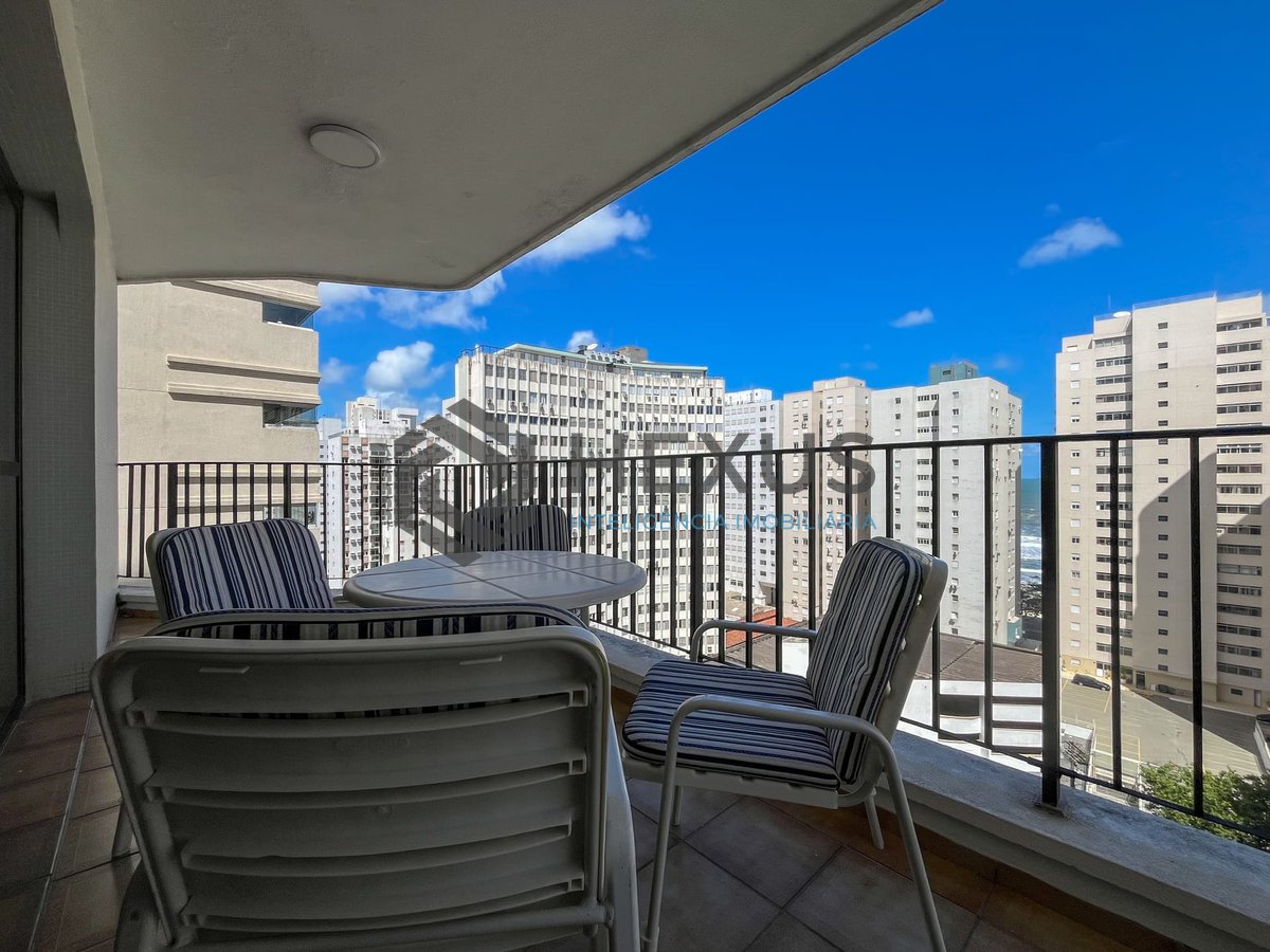 Foto 3 de Apartamento com varanda, lazer, vista mar, uma quadra da Praia das Pitangueiras, Guaruja