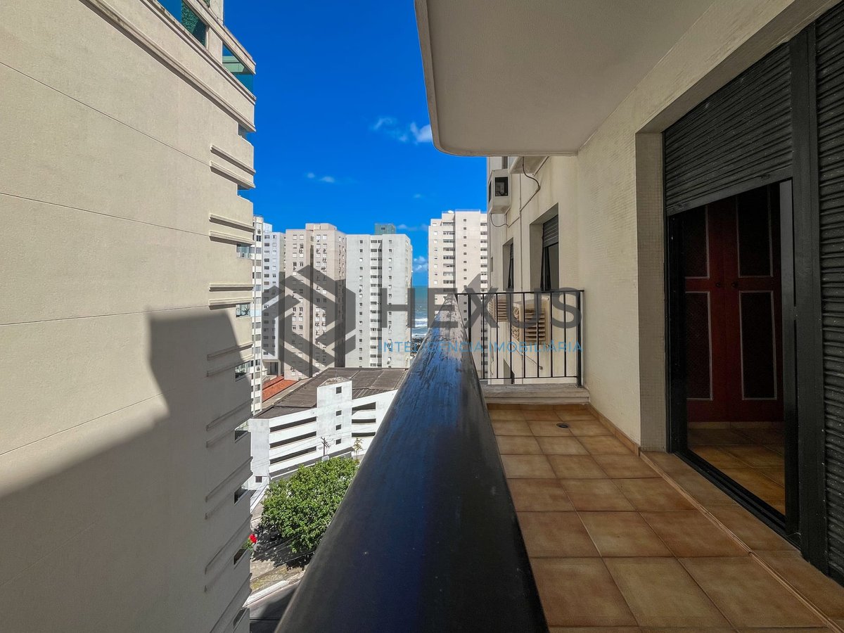 Foto 23 de Apartamento com varanda, lazer, vista mar, uma quadra da Praia das Pitangueiras, Guaruja