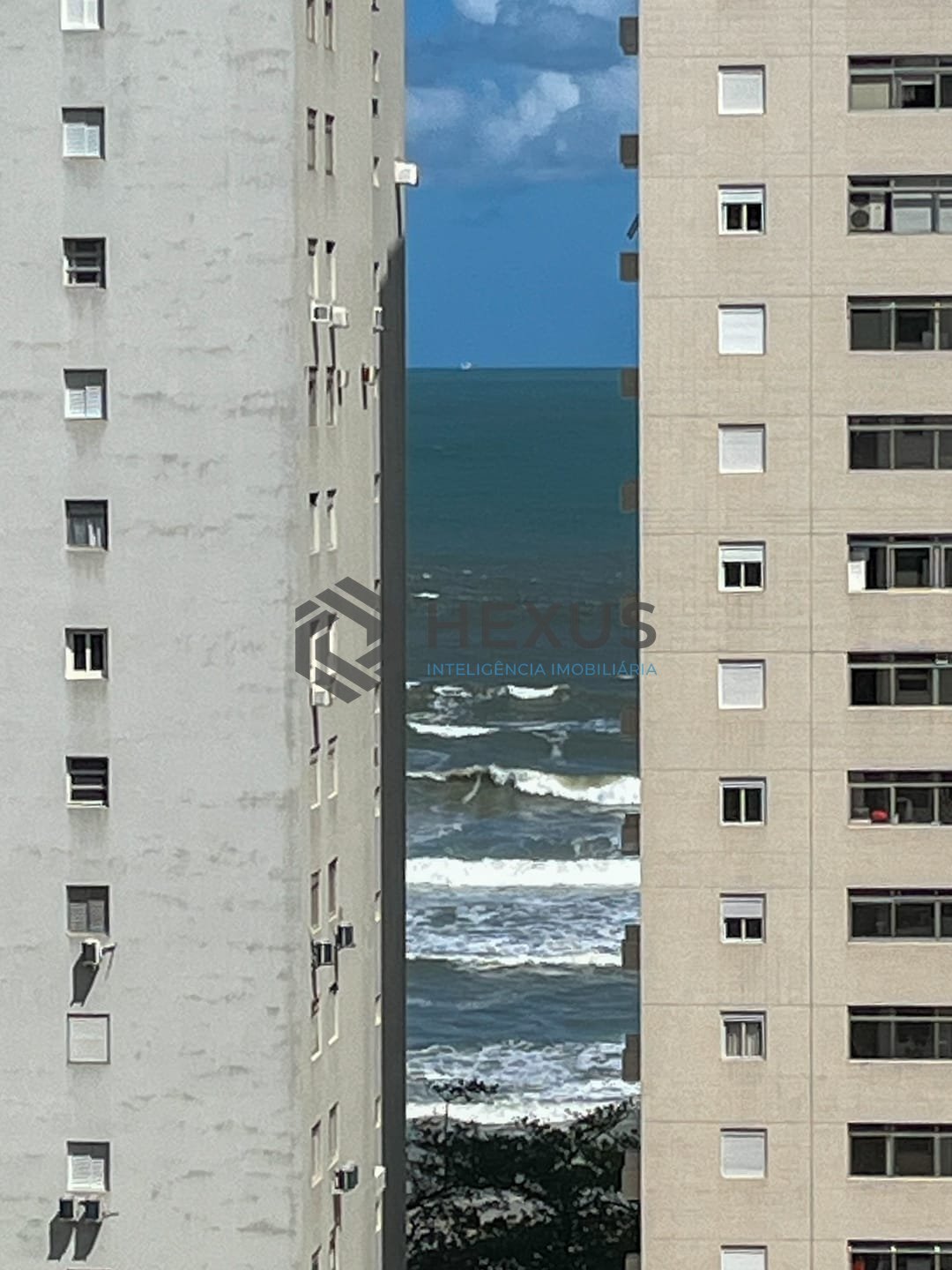 Foto 24 de Apartamento com varanda, lazer, vista mar, uma quadra da Praia das Pitangueiras, Guaruja