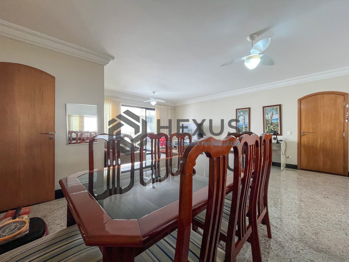 Foto 4 de Apartamento com varanda, vista mar e lazer a uma quadra da Praia das Pitangueiras, Guaruja